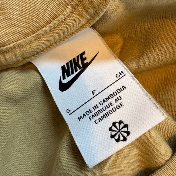 Nike women’s Crop Tank - Size S - Picture 5 of 6